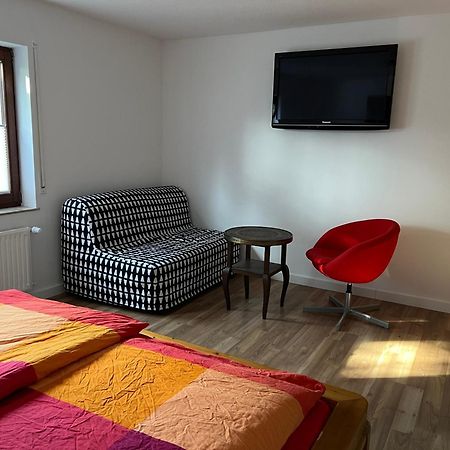 Ruhige Wohnung In Feldrandlage Massenbachhausen Exterior foto